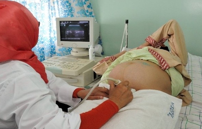 Photo of pregnant woman in the clinic